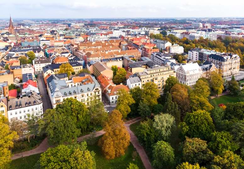 Svensk stad på hösten